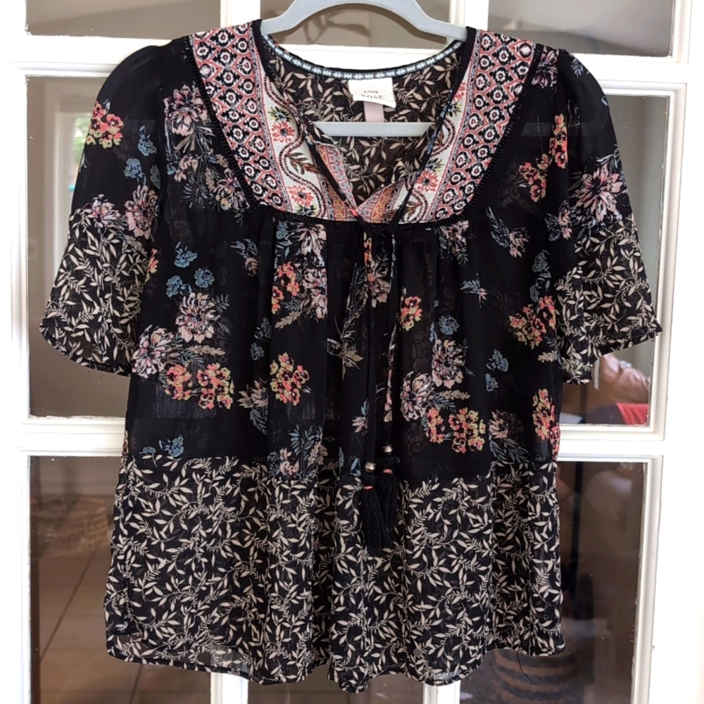 Women's XS Knox Rose Flowy Semi-Sheer Shirt Top Blouse Tassel Detail